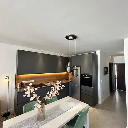 Luxury Private & St Julians - Shared *