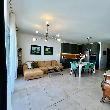 Luxury Private & St Julians - Shared Guest house Is-Swieqi