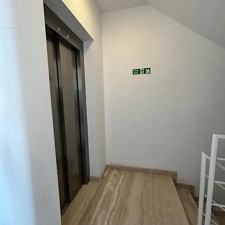 Guest house Luxury Private & St Julians - Shared *