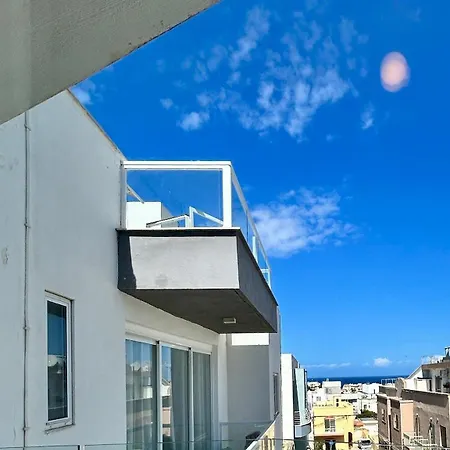 Guest house Luxury Private & St Julians - Shared