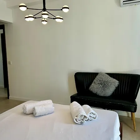 Guest house Luxury Private & St Julians - Shared