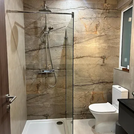 Luxury Private & St Julians - Shared Guest house