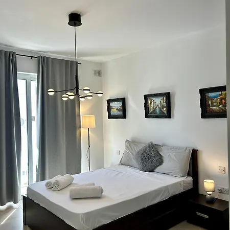 Luxury Private & St Julians - Shared *