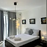 Luxury Private & St Julians - Shared *