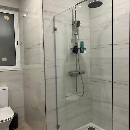 Casa de hóspedes Luxury Private & St Julians - Shared Is-Swieqi