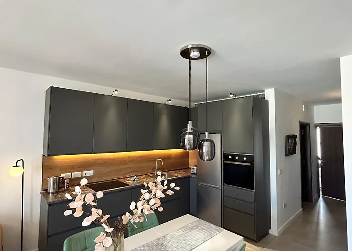 Luxury Private & St Julians - Shared *