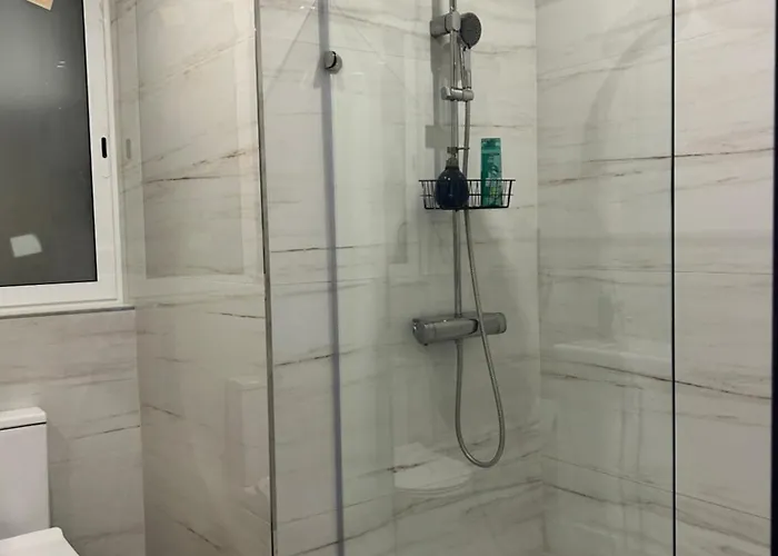 게스트하우스 Luxury Private & St Julians - Shared Is-Swieqi