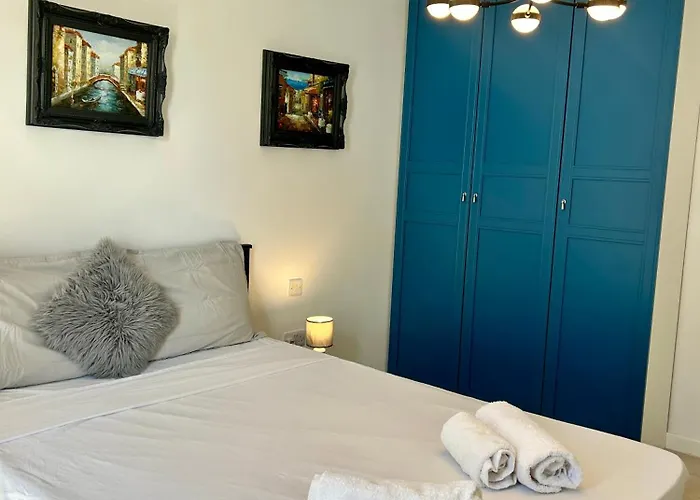 게스트하우스 Luxury Private & St Julians - Shared *