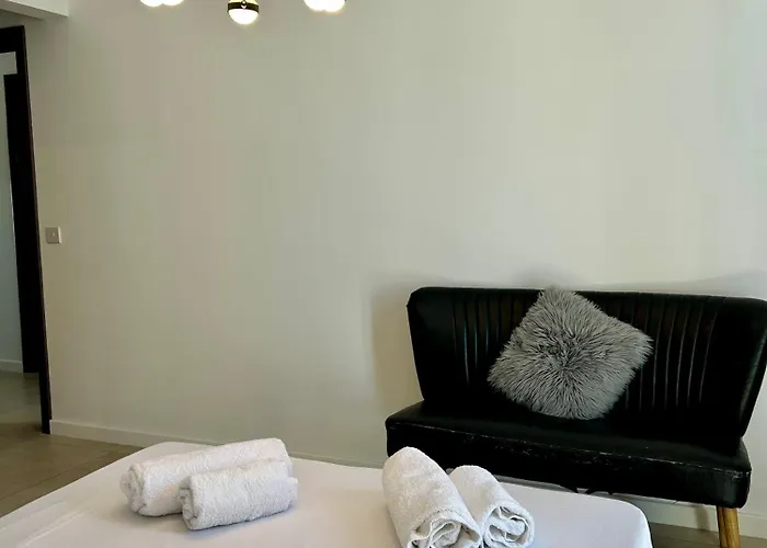 게스트하우스 Luxury Private & St Julians - Shared